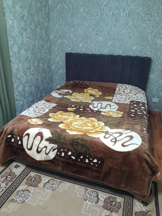 Гарний теплий плед-покривало