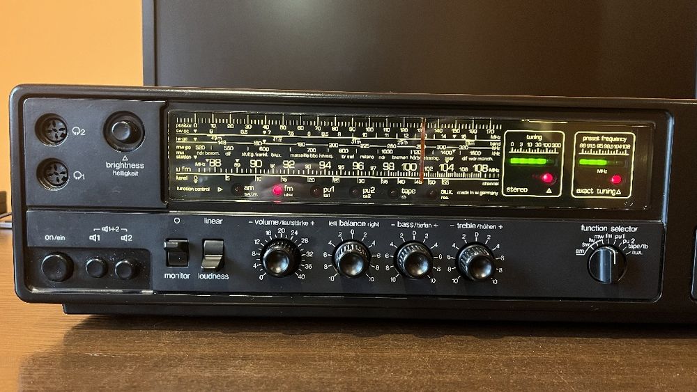 Telefunken HR 4000 amplituner mocny Bass vintage możliwość podłączenia adaptera bluetooth!!! Po serwisie dost3pne 2 szt.