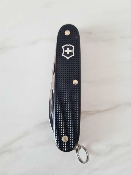 Victorinox Pioneer Alox Black + opakowanie