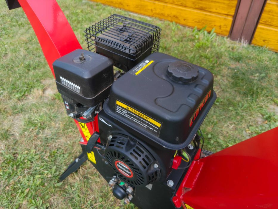 Rozdrabniacz do gałęzi rębak spalinowy CEDRUS RB02 LONCIN 196CM3 10CM 6,5KM