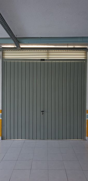 Garagem para venda Famoes - Odivelas