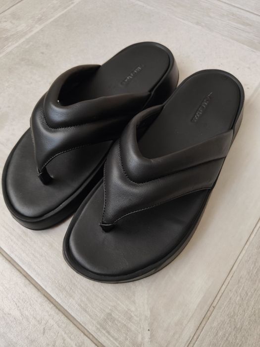 Легкі, шкіряні в'єтнамки