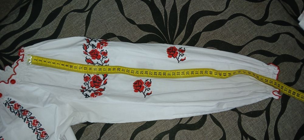 Продам вишиванку для дівчинки