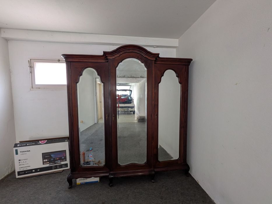 Roupeiro antigo madeira