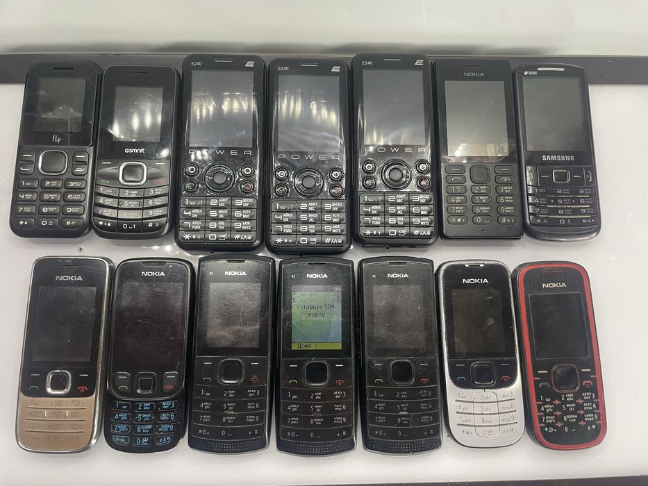 Телефон кнопочний  для звязку