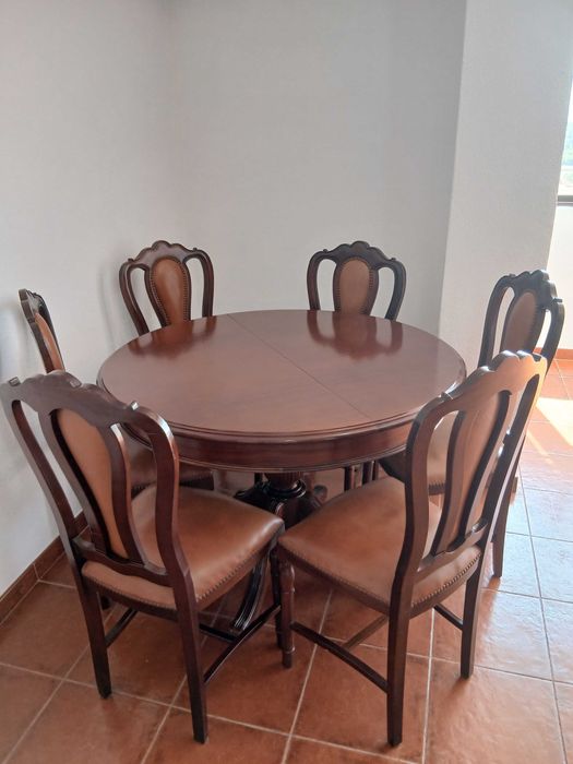 Mobília Vintage muito bem estimada