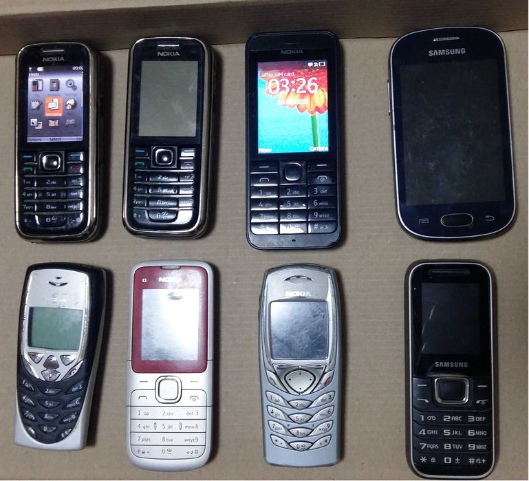 Лот телефонов iPhone, Samsung, Nokia, LG, ZTE, Motorolla, Lenovo, Sony