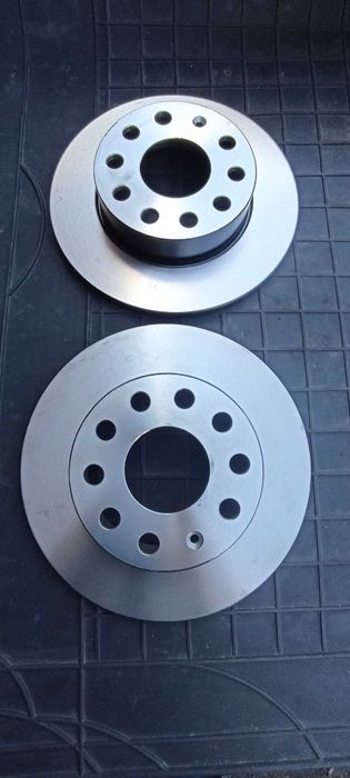 tarcza hamulcowa tarcze tył  trw df4271 nowe audi a3 vw skoda