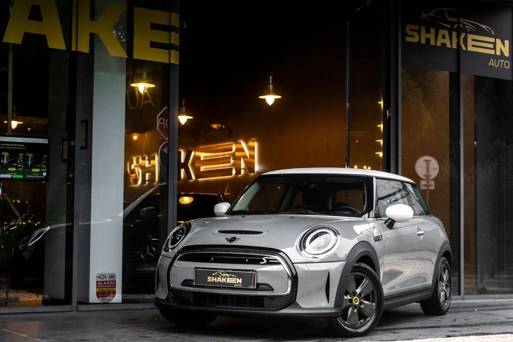 MINI 3 Portas Cooper SE Essential