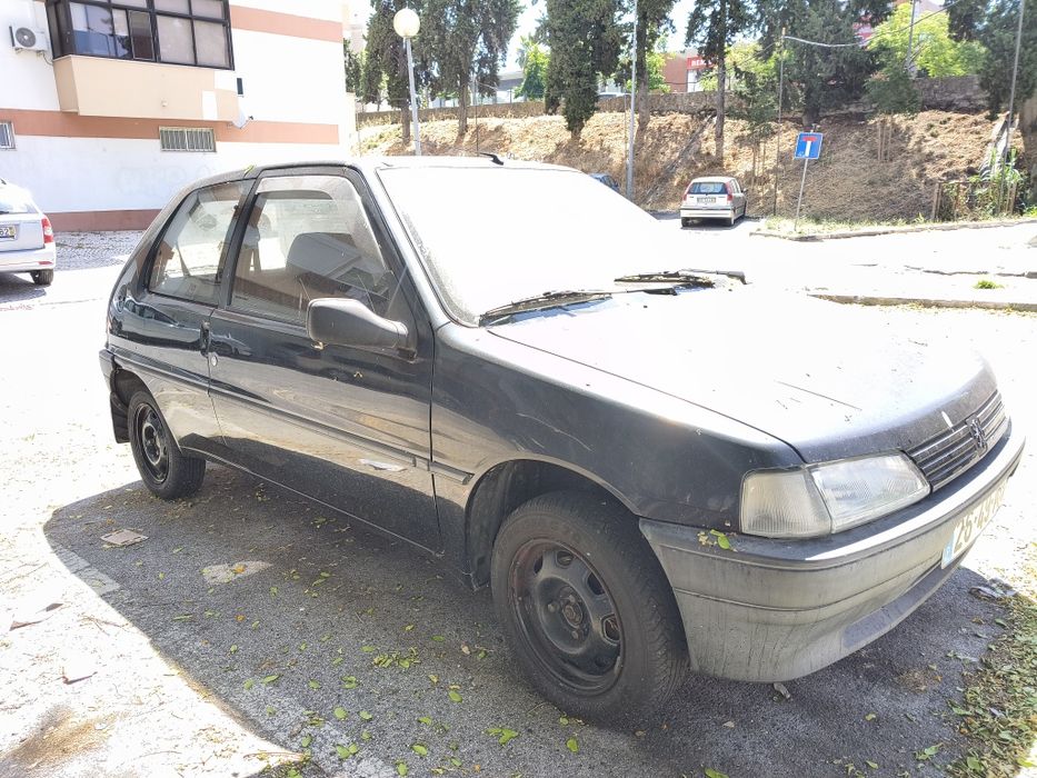Peugeot 106 com junta queimada