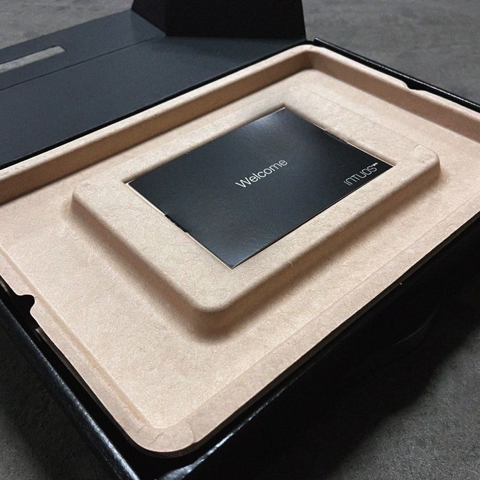 Wacom Intuos Pro — Mesa de Desenho Digital (Novo)