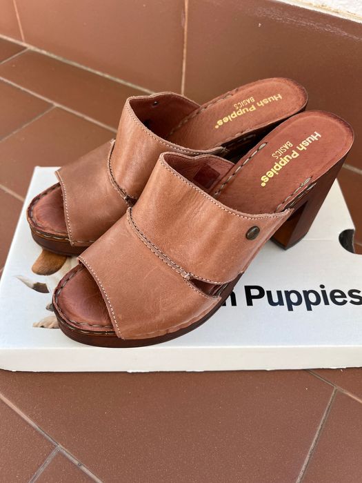 Socas de madeira castanhas Hush Puppies tam. 39