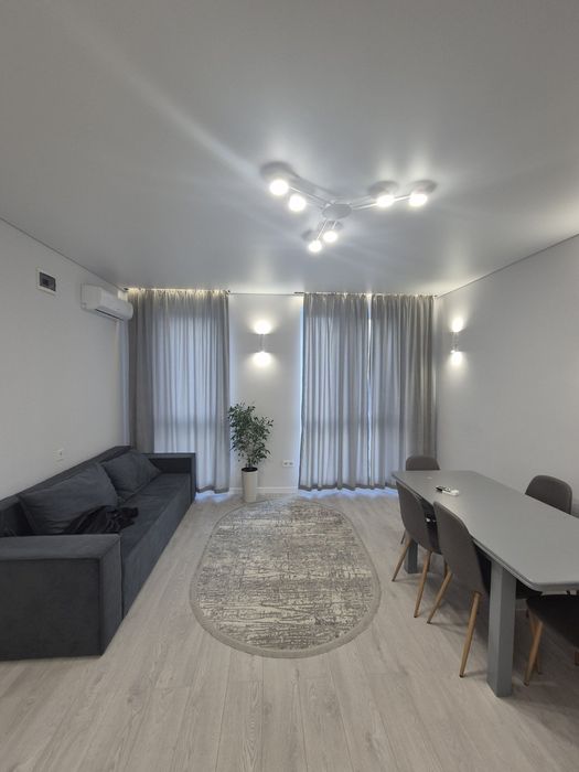 Терміново здаєтсься велика гарна 1.5 кім квартира ЖК Квадрат