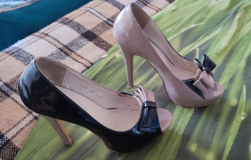 Туфлі жіночі лакові чорно-бежеві, р.38 б/у