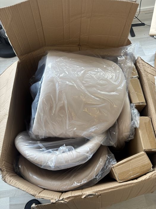 Conjunto de 4 cadeiras em veludo bege