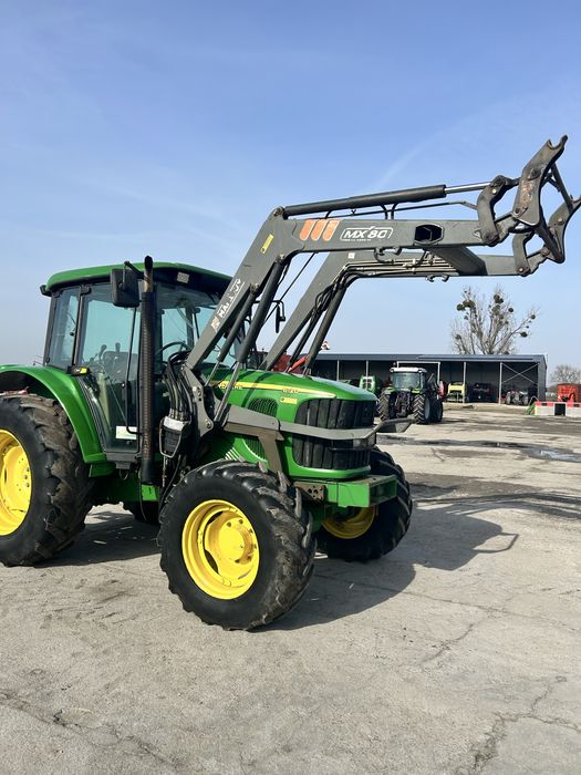 Ciągniki John Deere 6120 z ładowaczem -sprowadzony