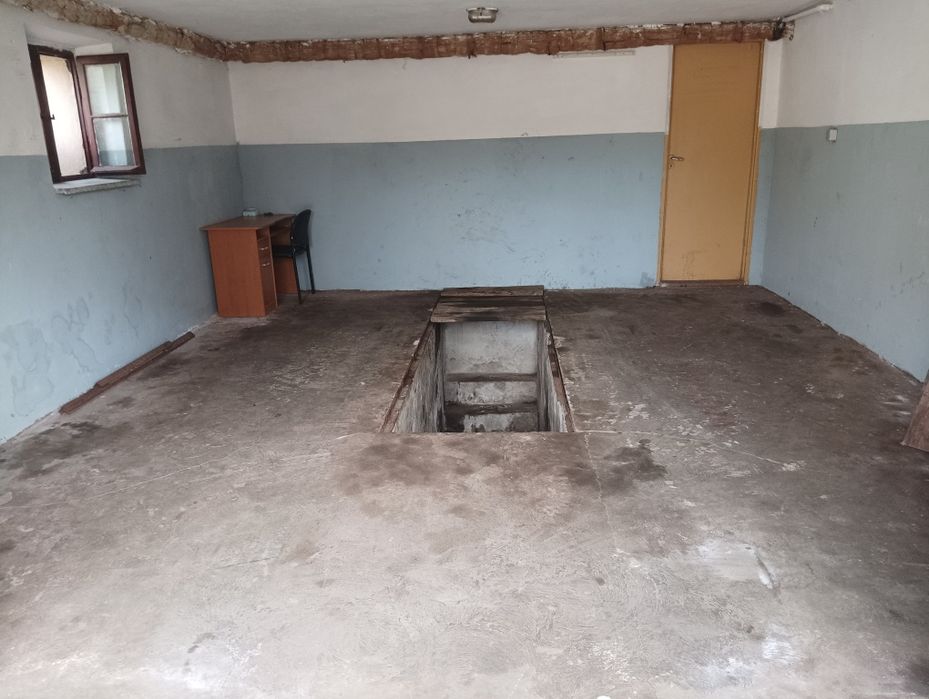 Garaż ocieplany z kanałem.