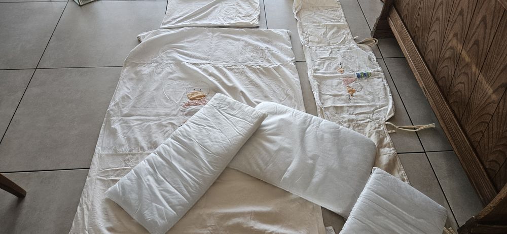 Zestaw do niemowlęcego łóżeczka