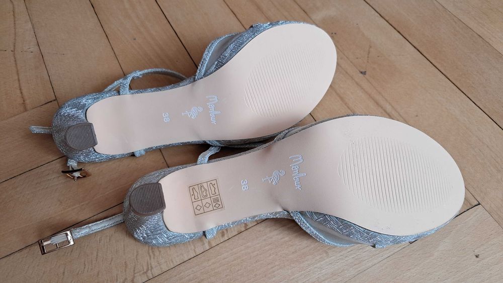 Sandały na obcasie buty damskie Menbur rozm 38 srebrzyste