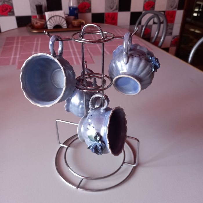 Продам  чашки в гарному стані