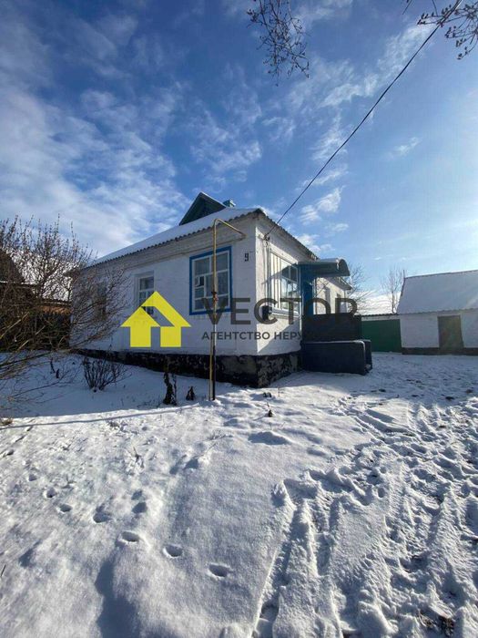 Продам будинок 70 кв.м. з великою ділянкою, гараж, літня кухня