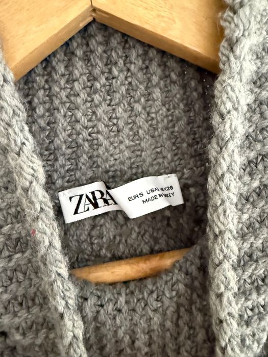 Zara sweter z frędzlami