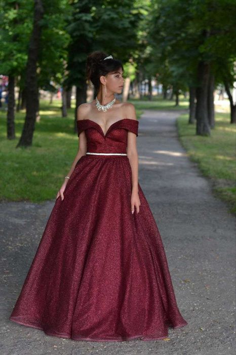 Продам сукню на випускний