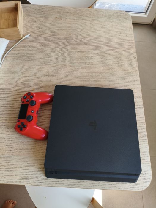 PlayStation 4 Slim
