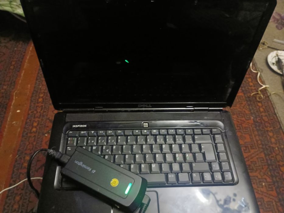 Продам ноутбук в не рабочем состоянии