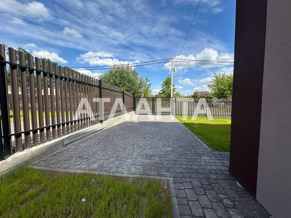 Продаж котеджу з ремонтом с.Запитів