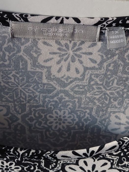 Śliczna bluzka z wyciętymi ramionami