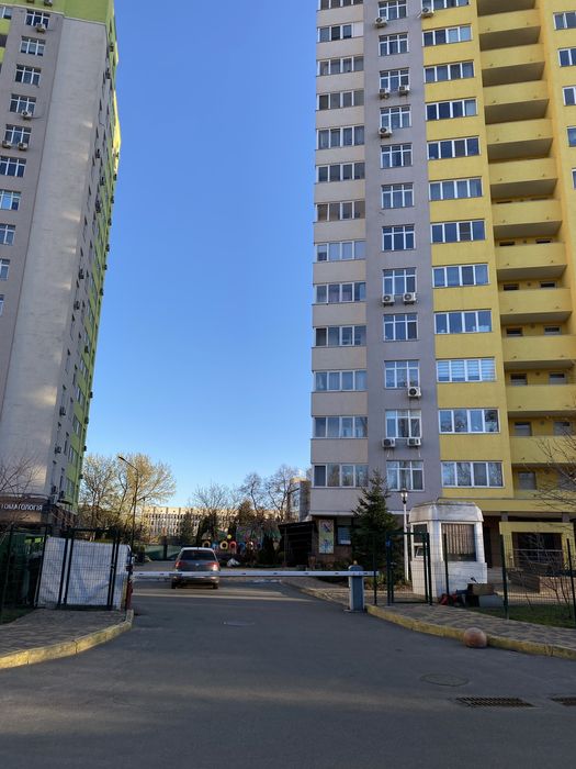 Продаж студії краси