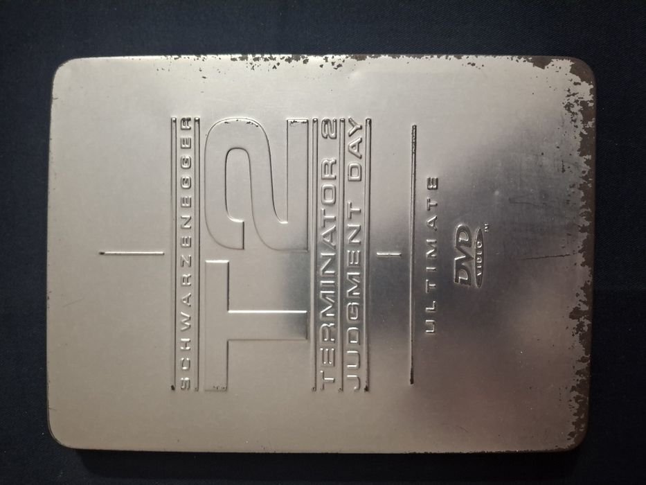 DVD Exterminador Implacável 2. Edição de 2 discos com caixa metalica.