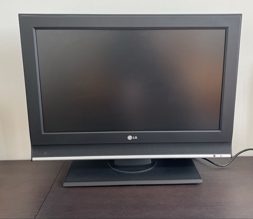 TV LG 26” LCD | Modelo 26LC45 | Impecável