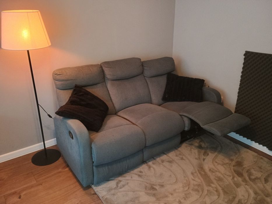 Sofa rozkładana w bardzo dobrym stanie.