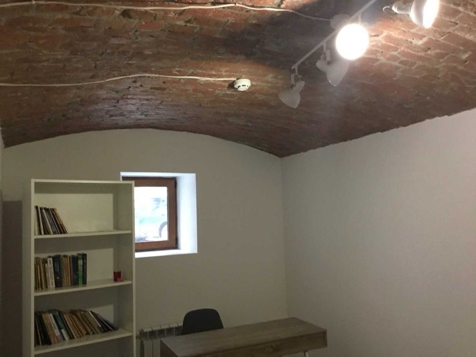 Продаж торгового приміщення по вул. Зелена (пл. Петрушевича)