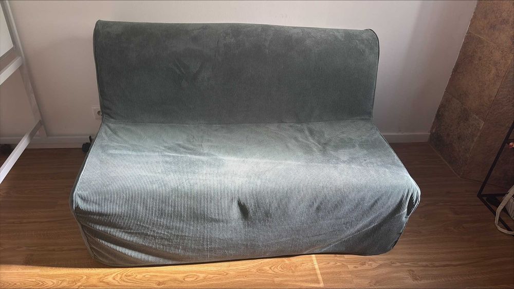 Sofá-cama IKEA LYCKSELE LÖVÅS 2 lugares + 2 capas (cru e verde)