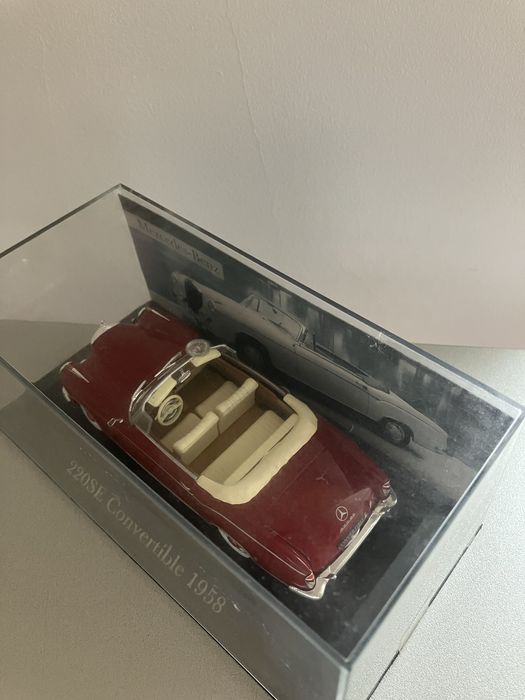 Miniatura Mercedes-Benz 220SE Convertible de 1958