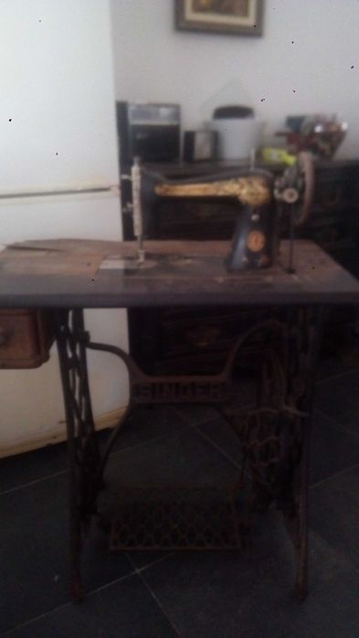 P/Colecionadores maq Singer de 1929 NUMERADA-tem 96 anos  preço 77€