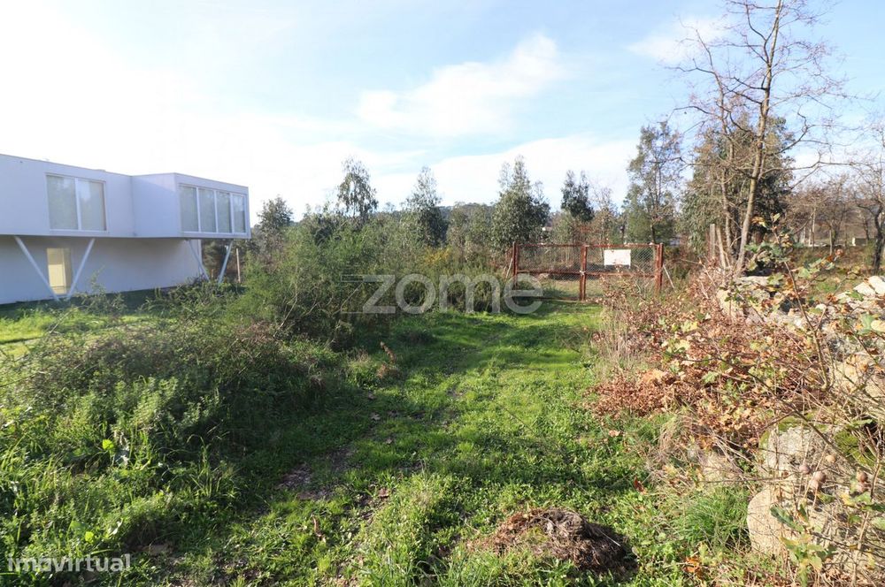 Terreno com viabilidade de construção de 12.642 m2 em Seide, Famali...