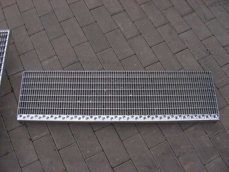 Nowość !! Stopnie metalowe drobne oczko 34x11 1000x270mm / wysyłka