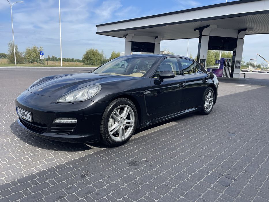 Продам авто Porsche Panamera 4S