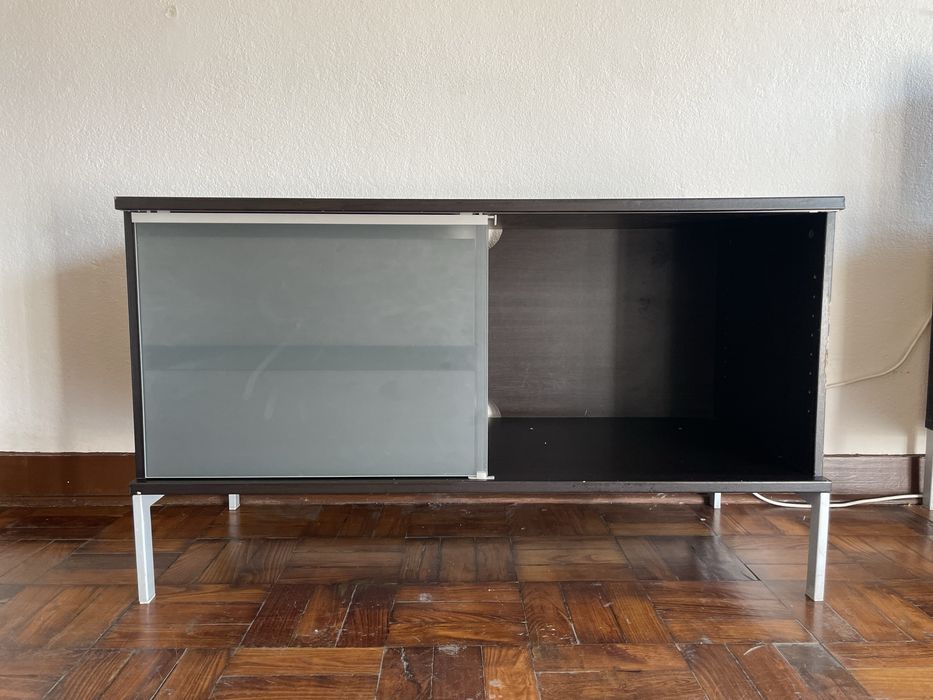 IKEA TOBO – Móvel TV / Aparador (2 unidades disponíveis)