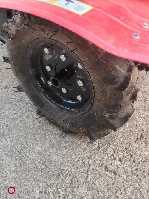 Moto enxada em bom estado