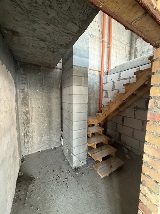 Дворівнева квартира з панорамою Дніпра на Грушевського 110
