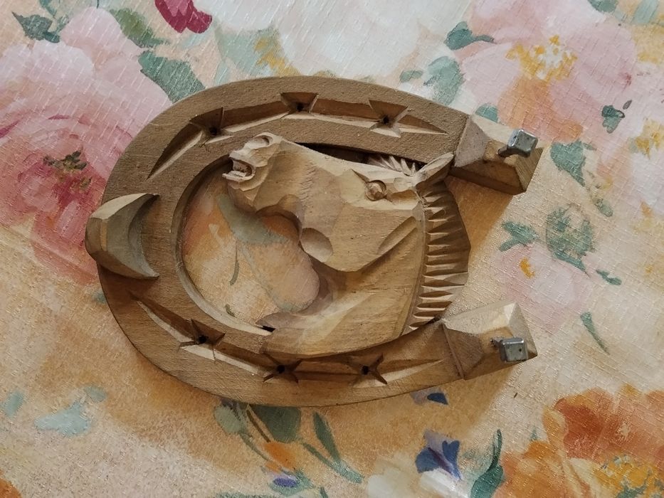 Drewniana podkowa do zawieszenia