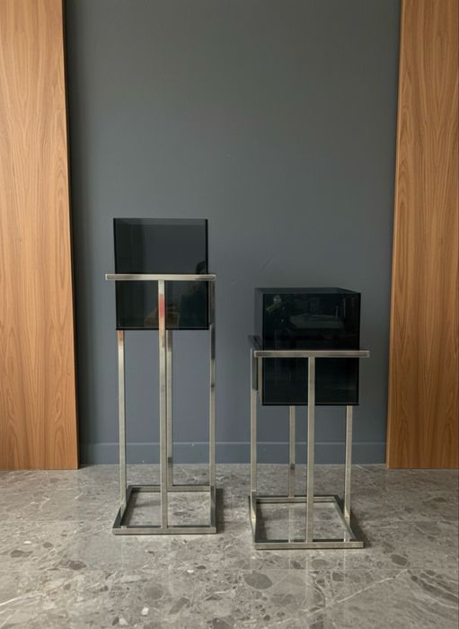 Variaa floreiras em inox ou ferro