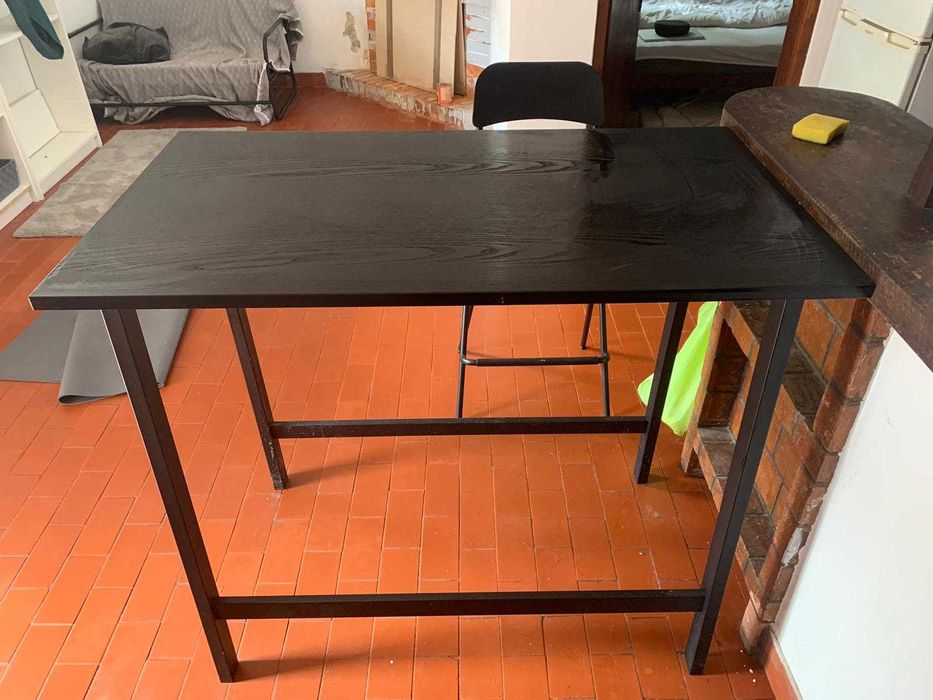 Mesa de bar IKEA + cadeiras FRANKLIN