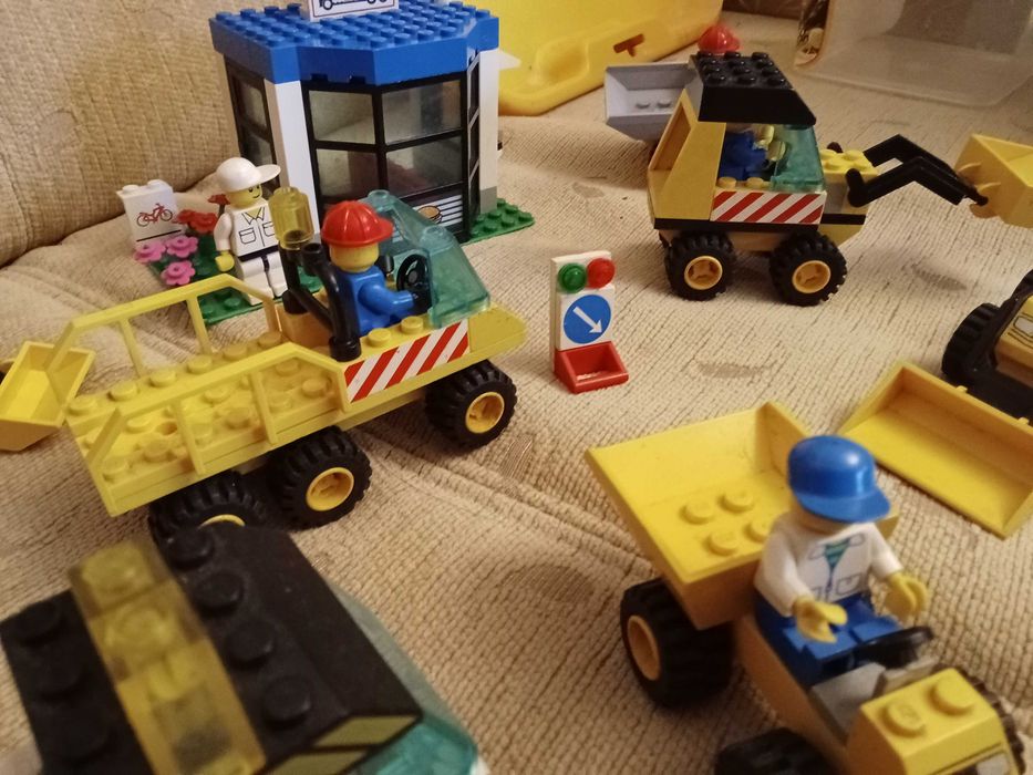 LEGO town lata 90 construction pojazdy budowlane i cafe dla kierowców