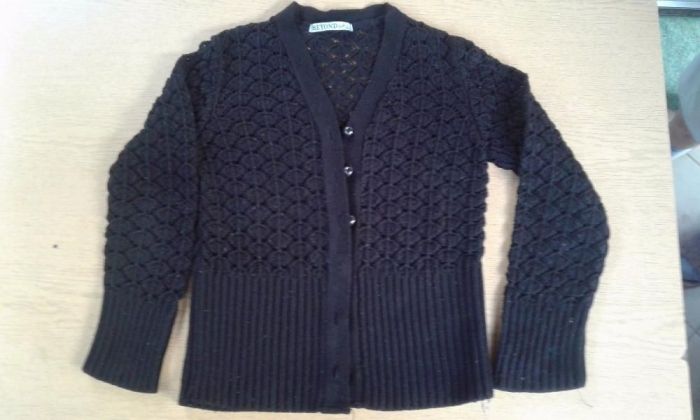 Кофта черная для школы